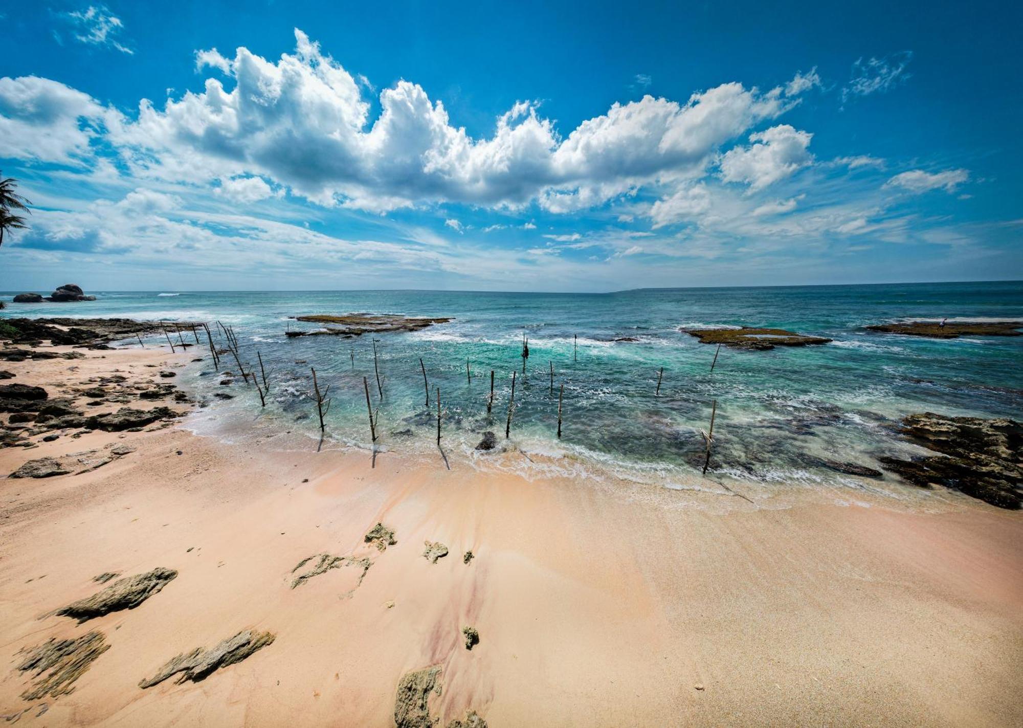 Teya Beach Hotel Ahangama Luaran gambar
