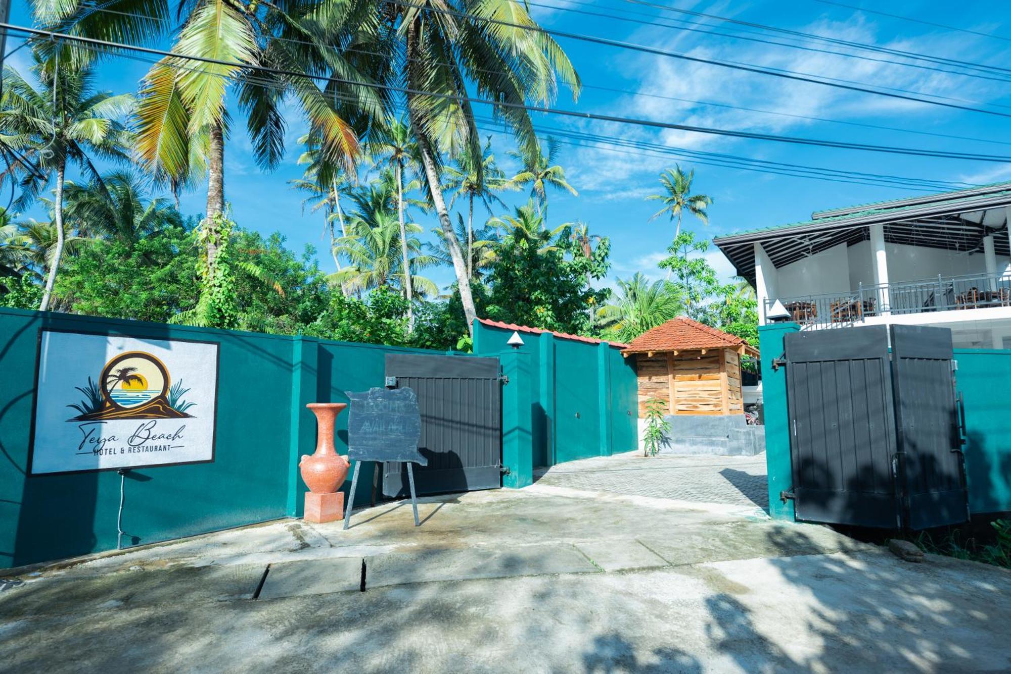 Teya Beach Hotel Ahangama Luaran gambar