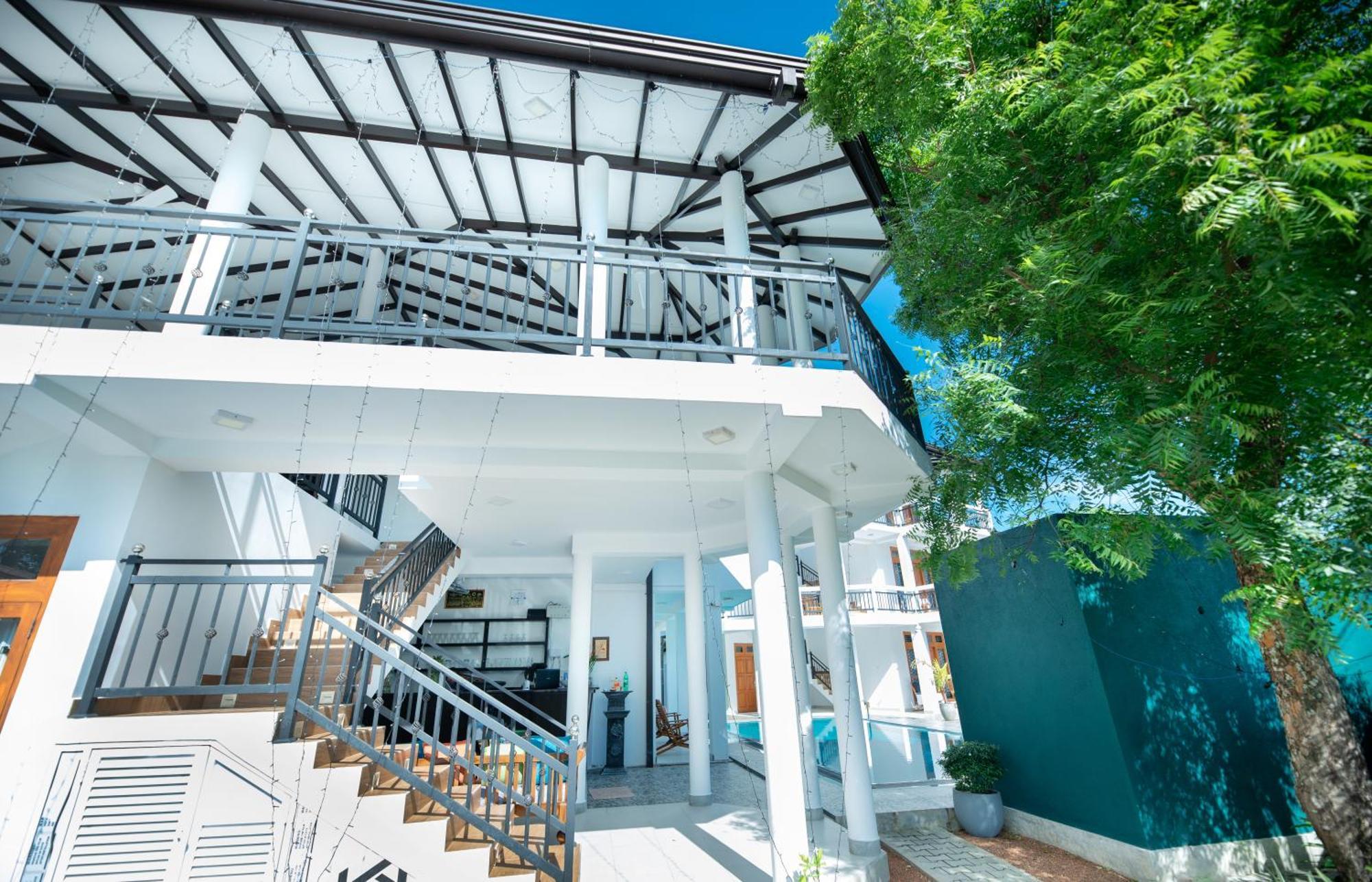 Teya Beach Hotel Ahangama Luaran gambar