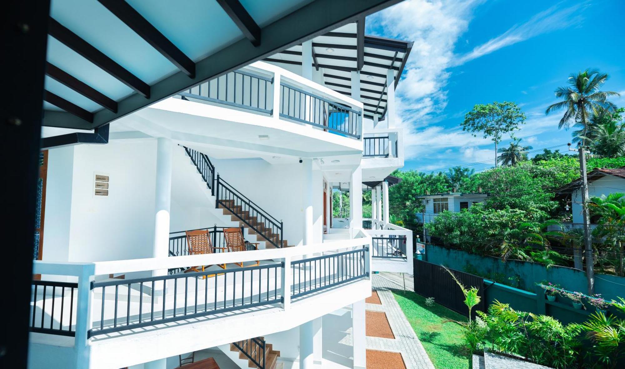 Teya Beach Hotel Ahangama Luaran gambar