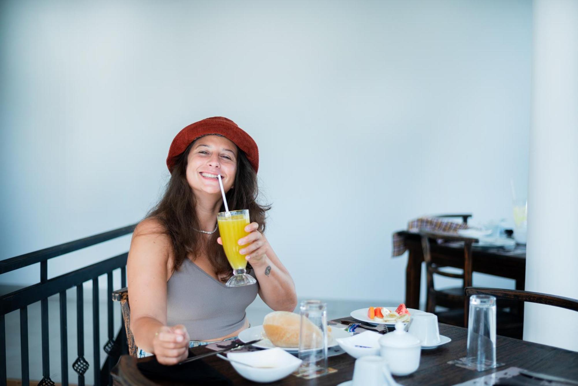 Teya Beach Hotel Ahangama Luaran gambar