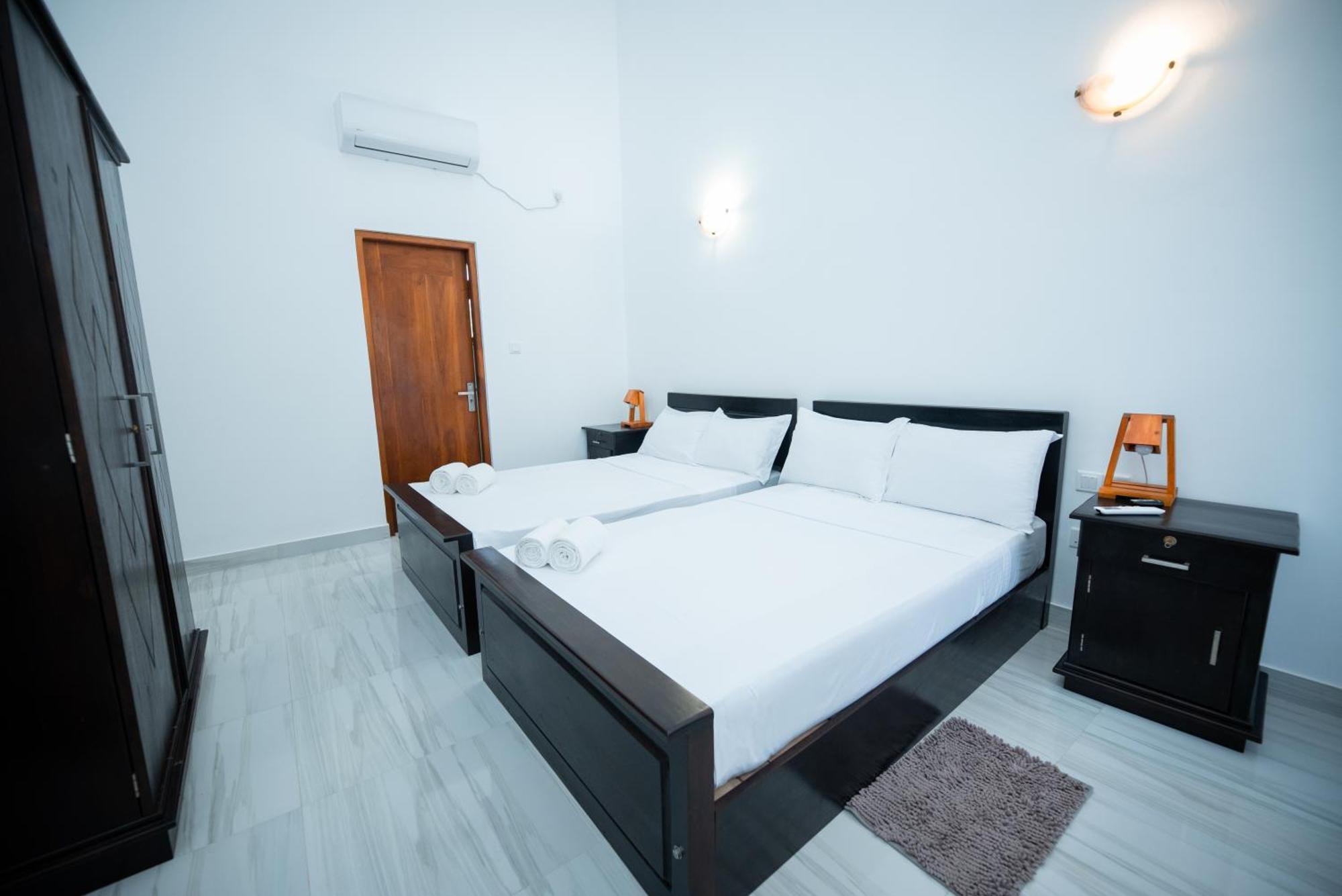 Teya Beach Hotel Ahangama Luaran gambar